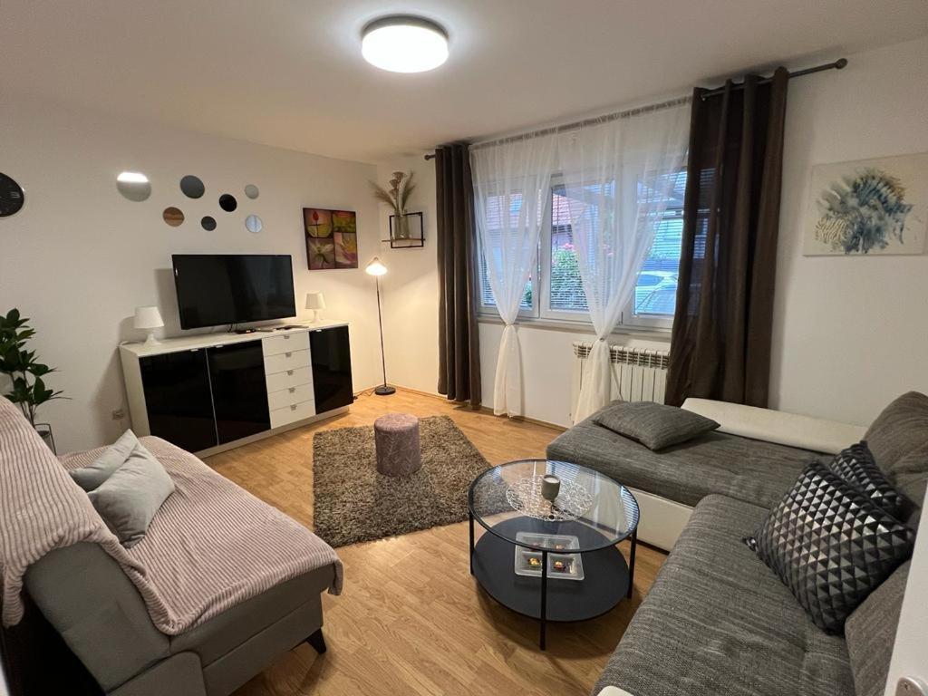 Apartman Lara Zagreb Bagian luar foto