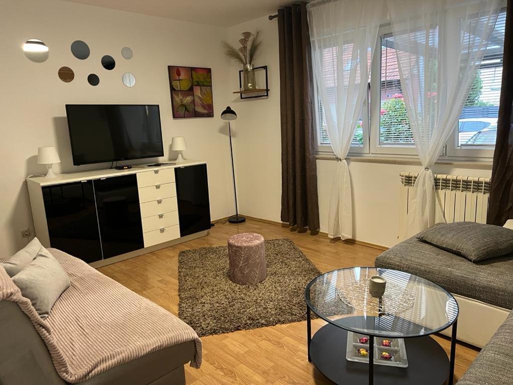 Apartman Lara Zagreb Bagian luar foto