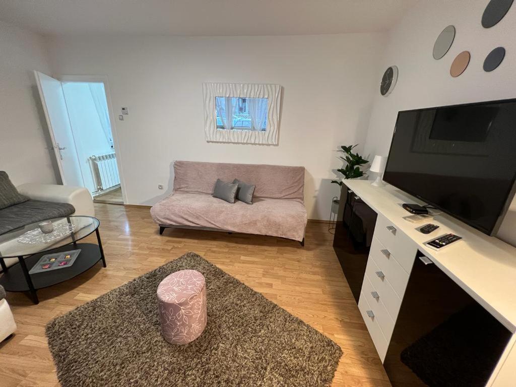 Apartman Lara Zagreb Bagian luar foto